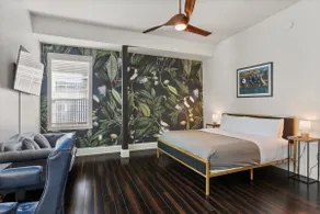 Stylish 2BR | Garden District | Historic Luxury - Image 3