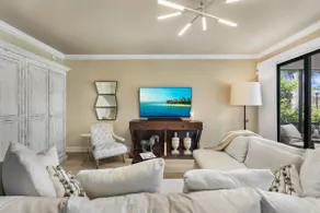 Luxurious Resort 2BR Near 5th Ave & Beaches - Image 3