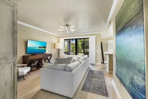 Luxurious Resort 2BR Near 5th Ave & Beaches - Image 2