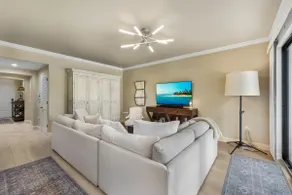 Luxurious Resort 2BR Near 5th Ave & Beaches - Image 4