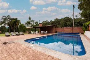 Incredible Property with Huge Garden and Pool! - Image 5