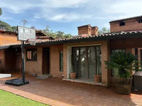 Incredible Property with Huge Garden and Pool! - Image 3