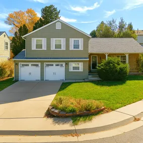 Hidden Gem - Ideal 4 Bedroom Centennial House - Image 4