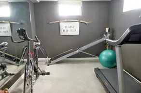 The Daphne l Luxury w/Hot Tub, Gym, Projector - Image 5