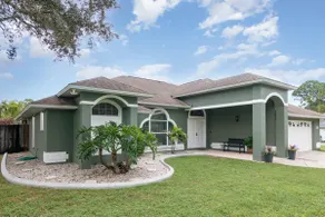 Spacious Luxury Pool Home Oasis - 8mi to Airport - Image 2