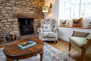 Beautiful Cotswolds Cottage & Garden - Image 2