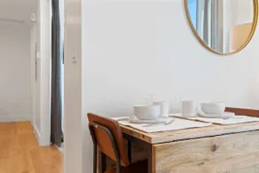 The Iris, Superior Suite - Image 3