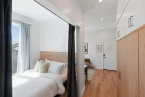 The Iris, Superior Suite - Image 4