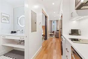 The Iris, Signature Suite - Image 3