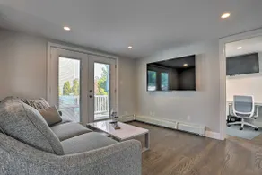 Long Island Home Near Beaches & Golf - Image 4