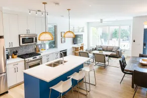 Casa Laguna! Lakefront Condo With Pool & Hot Tub. - Image 2