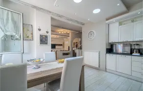 Pet Friendly Home In Chiavari - Image 4