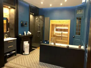 Romantic apartment with jacuzzi - Image 4