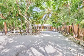 Oceanfront w/ Dock, Kayaks, Hot Tub & Secluded - Image 5