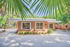 Oceanfront w/ Dock, Kayaks, Hot Tub & Secluded - Image 3