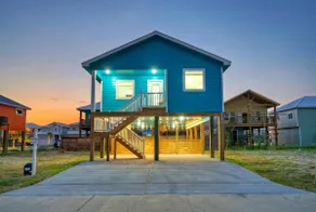 Outdoor Lounge w/ Bar Swing Seats & TV | Blutopia - Image 2