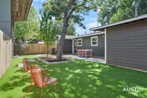 Trendy Zilker House w EV Charger Near SoCo - Image 4