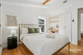 Trendy Zilker House w EV Charger Near SoCo - Image 3