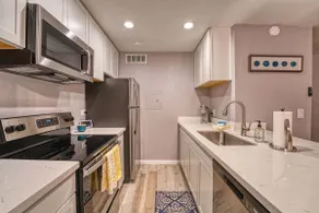 Scottsdale Getaway 2Br/2B APT w/Pool, Spa & Tennis Court - Image 3