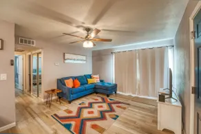 Scottsdale Getaway 2Br/2B APT w/Pool, Spa & Tennis Court - Image 2