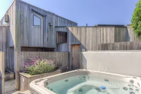 3BR for 6 w/Hot Tub & Ocean Views, Near Trails! - Image 3