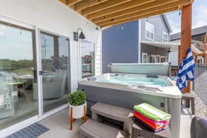 Luxury Lake View Retreat | Pool & Private Hot Tub - Image 2