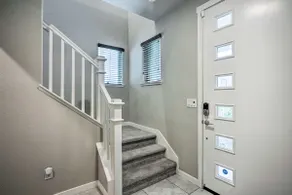 Pet-Friendly Elk Grove Retreat w/ Balcony! - Image 4