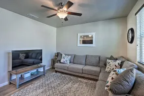 Pet-Friendly Elk Grove Retreat w/ Balcony! - Image 4