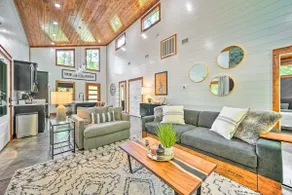 Chic Broken Bow Cabin with Hot Tub & Gas Grill! - Image 4