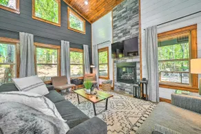 Chic Broken Bow Cabin with Hot Tub & Gas Grill! - Image 5