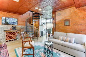 Downtown Essex Apartment - Steps to River! - Image 4