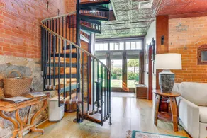 Downtown Essex Apartment - Steps to River! - Image 5