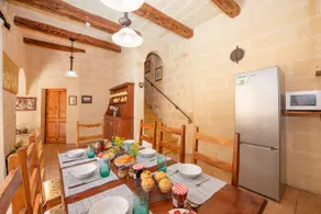 Ta Indri Holiday Home - Image 3