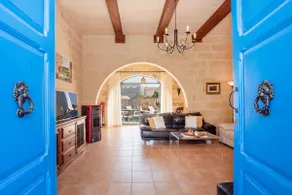 Ta Indri Holiday Home - Image 4