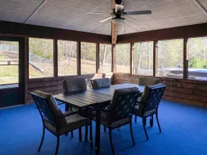 Riverfront Lodge on 10 Acres with Large Dock - Image 5