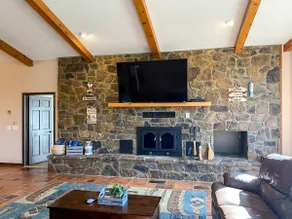 Riverfront Lodge on 10 Acres with Large Dock - Image 3