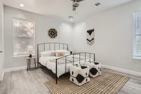 High End 5 BDRM Home W/ Heated Pool & Mins to Riverwalk / Downtown - Image 4