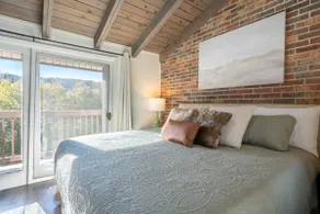 Quick Walk to Slopes-3BR/2BA-Gameroom-Pet-friendly - Image 4