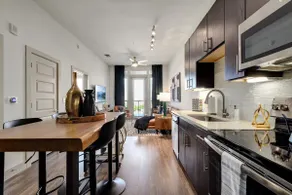 Stunning Apt Near Pearl | Gym | Pool | Parking - Image 4