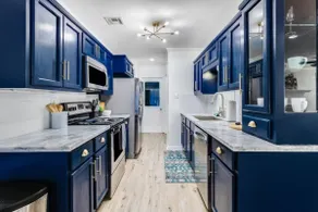 Renovated 3BR/2BA By Hwy 90 + Free Wi-Fi & Coffee - Image 5