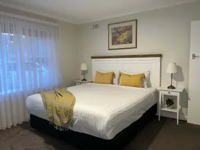 Three bedroom house with full cooking facilities - Image 2
