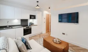 Prime Location: Chester City Apartment - Image 5