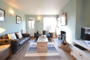 6 Coastguard Cottages, Aldeburgh - Image 3