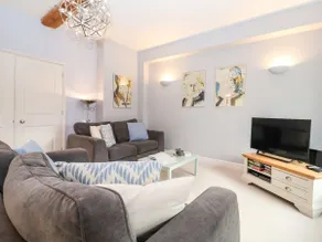 Saffron, Blythview - Image 2
