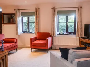 Pine Cottage - Image 2