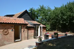Carriage House, Bruisyard - Image 2
