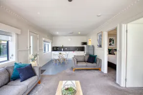 Harbour View Apartment 2 Bedroom! - Image 2