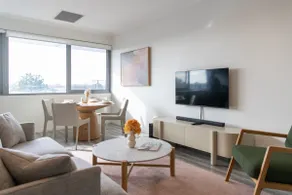 Hilton Executive Apartments - Image 5