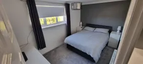 Beautiful 2 bed house close to M74 and Strathclyde Park - Image 4