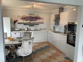 Beautiful 3-Bed House in Sunny Killough Down - Image 2